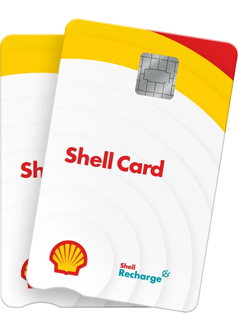 Zwei sich überlappende Shell Recharge Hybrid-Karten für Kraftstoff und Elektrofahrzeugladung, mit sichtbarem Chip und Shell-Logo.